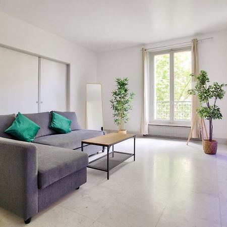 2 Bedrooms Tour Eiffel Rapp Paris Luaran gambar