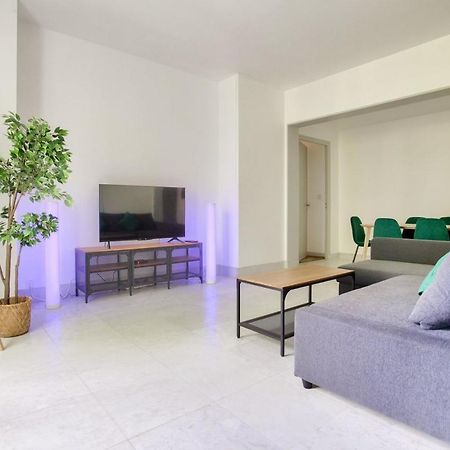 2 Bedrooms Tour Eiffel Rapp Paris Luaran gambar