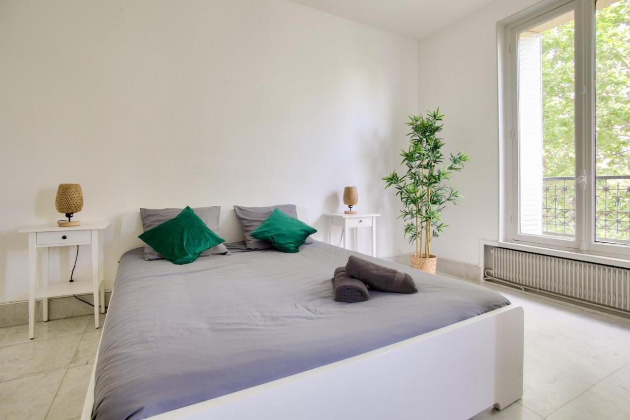 2 Bedrooms Tour Eiffel Rapp Paris Luaran gambar